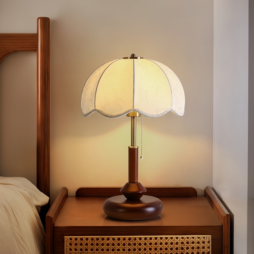 Decor Lighting Table Lamps - مصباح طاولة قبة مزخرفة بتصميم عتيق