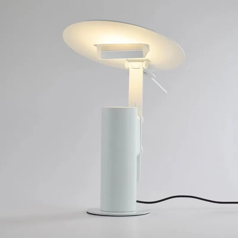 Decor Lighting Table Lamps - مصباح طاولة LED حديث وإبداعي بتصميم