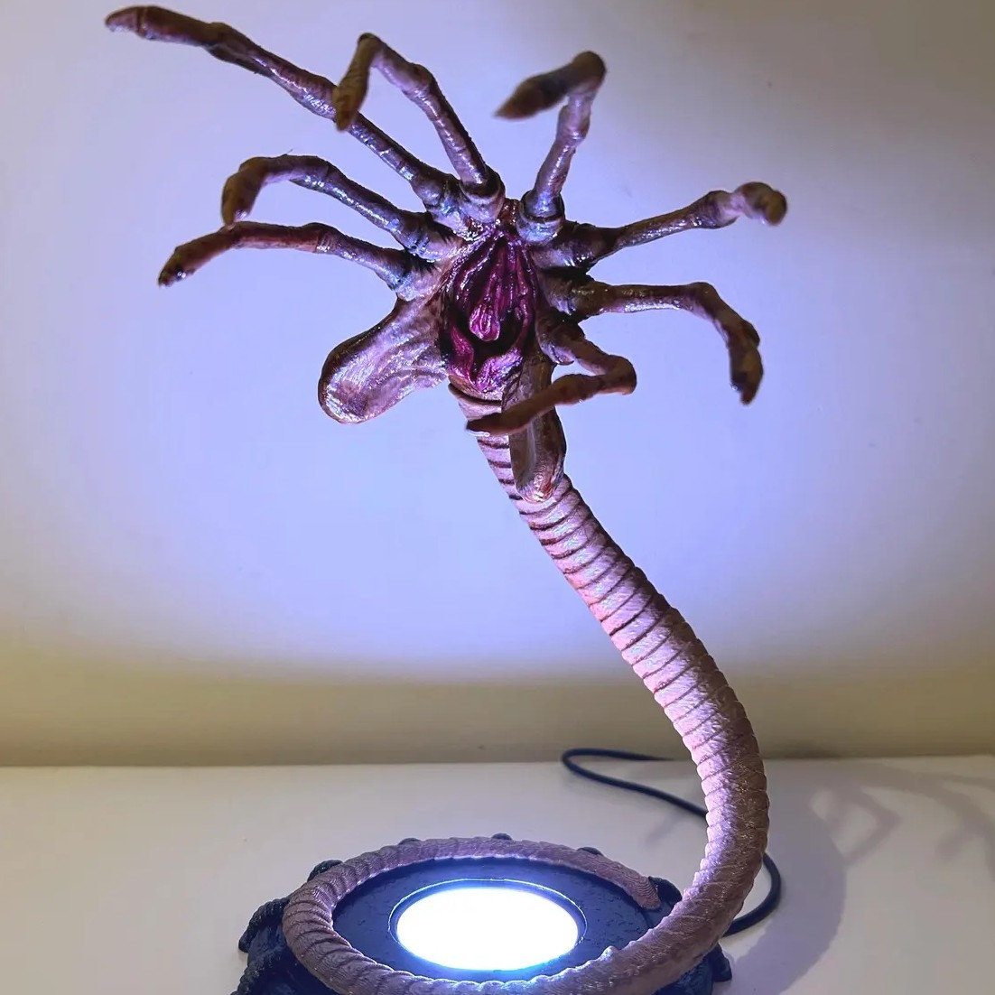Lighting Decor Items - مصباح على شكل وجه كائن فضائي،