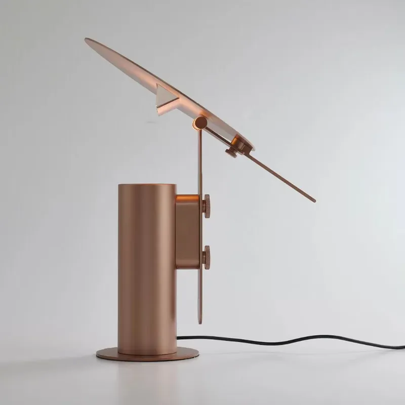 مصباح طاولة LED حديث وإبداعي ب - مراجعة Decor Lighting Table Lamps وسعره