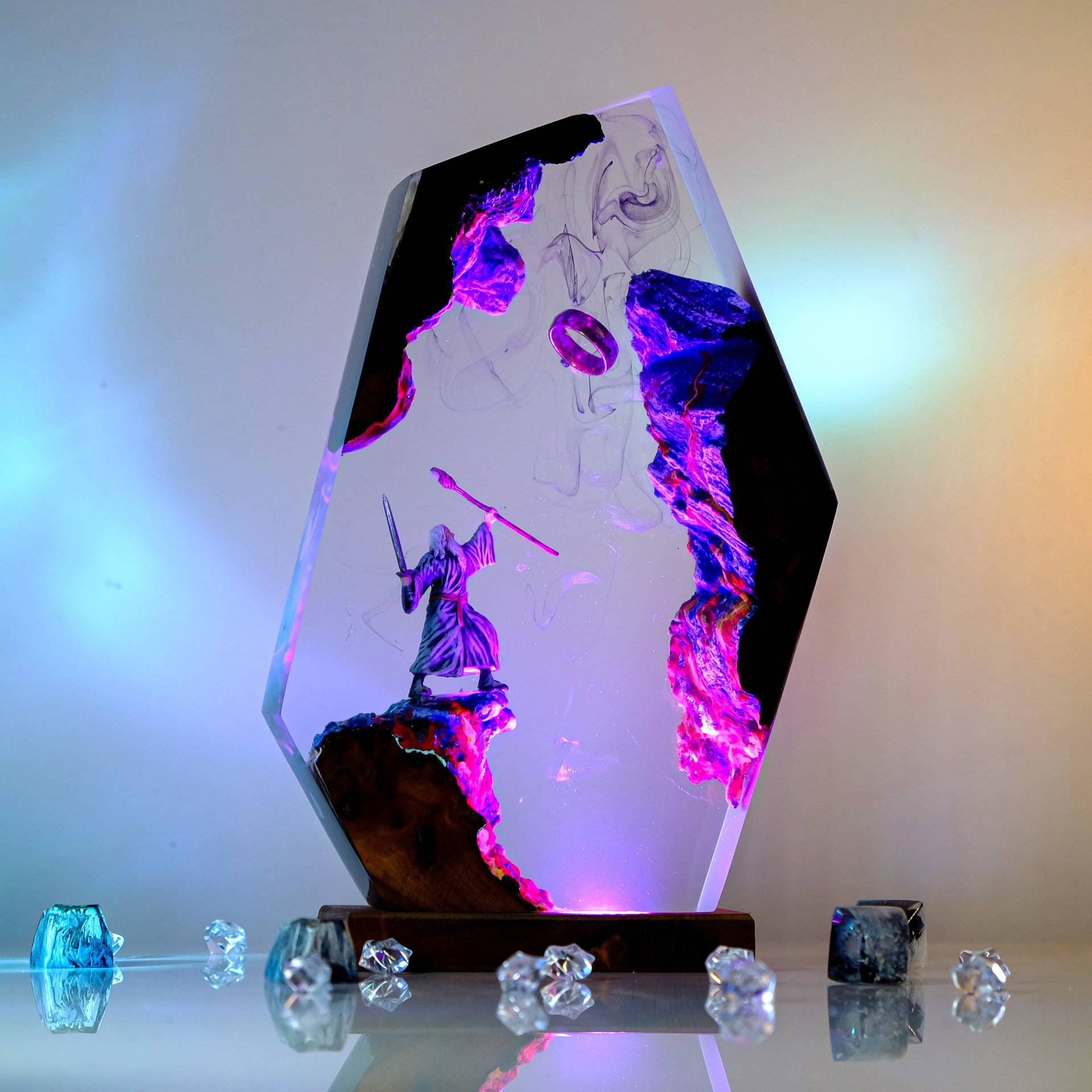 مصباح طاولة على شكل مشهد من في - مراجعة Lighting Decor Items وسعره