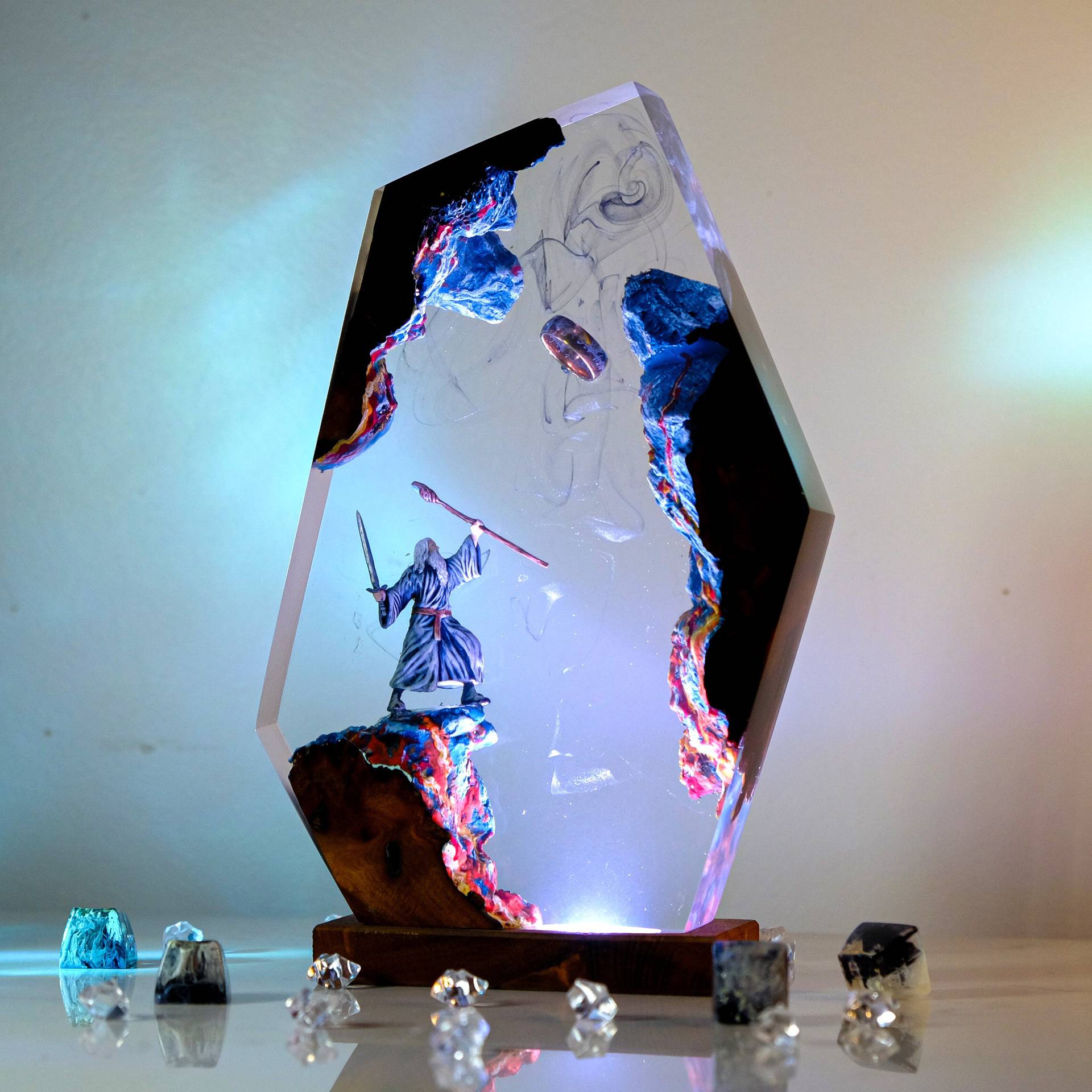 مصباح طاولة على شكل مشهد من في - مراجعة Lighting Decor Items وسعره