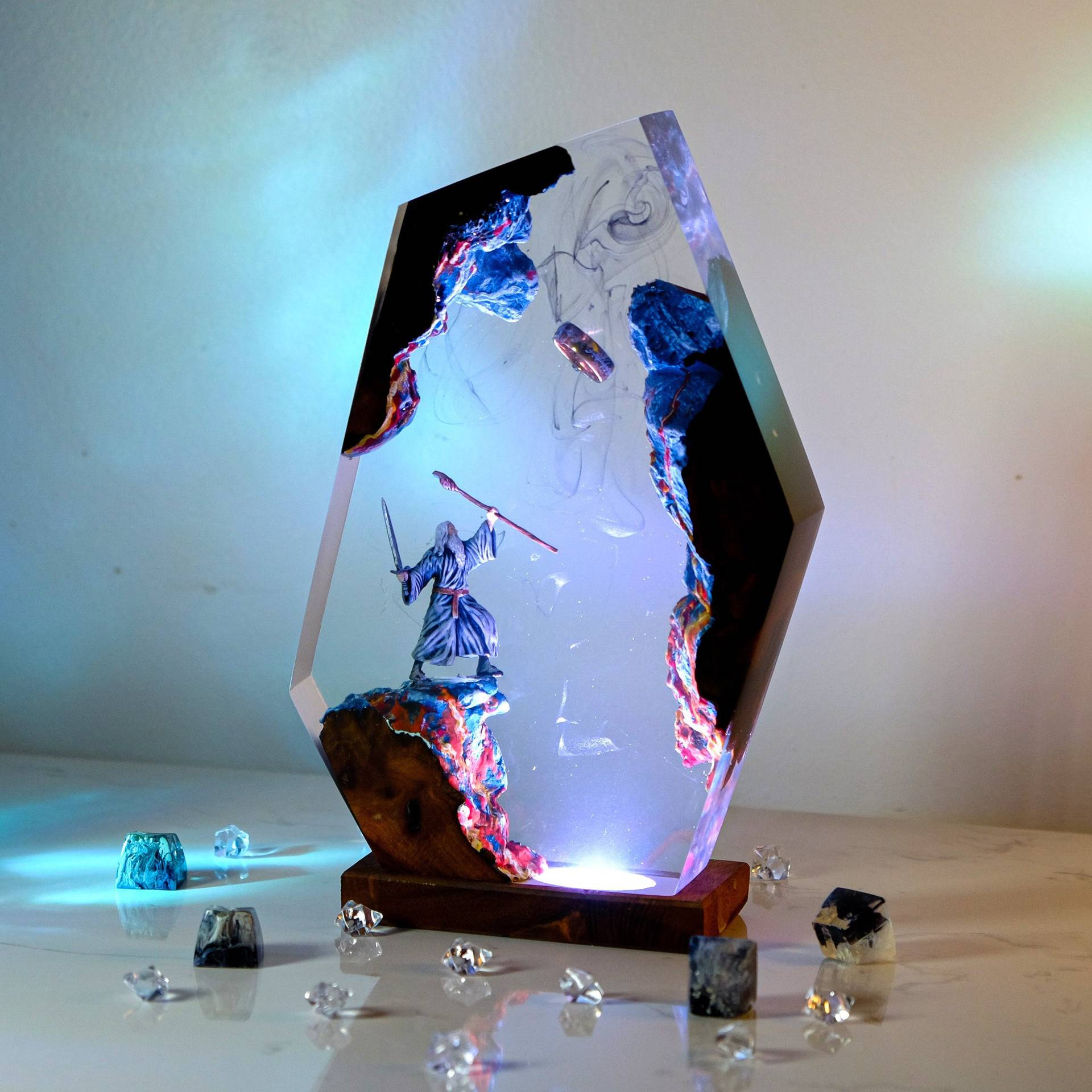 مصباح طاولة على شكل مشهد من في - مراجعة Lighting Decor Items وسعره